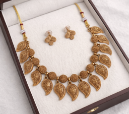 Syamanthakam Stone Necklace  SMKM040138